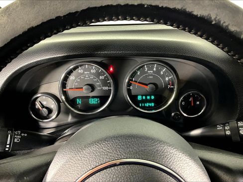 Used 2014 Jeep Wrangler Unlimited Sahara w/ Connectivity Group AWD/4WD image 13