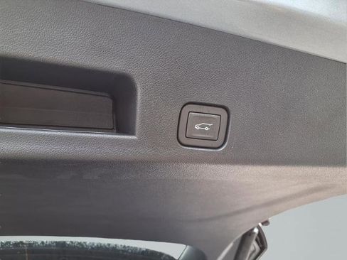 Used 2025 Buick Enclave Preferred w/ Power Package image 26