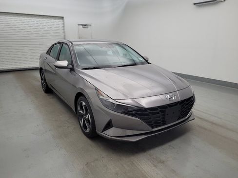 Used 2023 Hyundai Elantra SEL w/ Convenience Package FWD image 13
