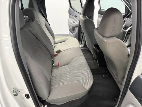 Used 2015 Toyota Tacoma PreRunner w/ SR5 Package RWD image 13