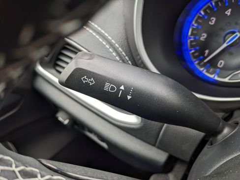 Certified 2026 Chrysler Pacifica Select w/ S Appearance Package image 52