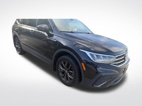 Used 2022 Volkswagen Tiguan SE AWD/4WD image 1