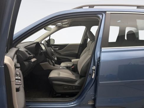 Used 2023 Subaru Forester Limited image 8