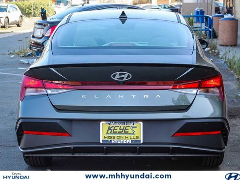 New 2025 Hyundai Elantra Sport FWD image 5