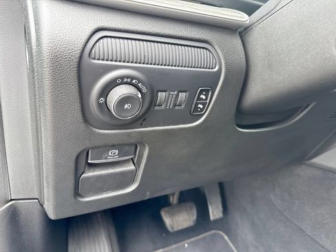 Used 2024 Jeep Wagoneer Series II AWD/4WD image 11