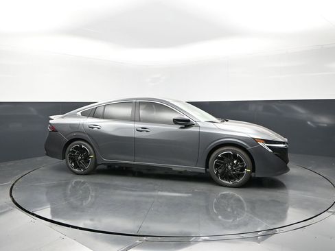 New 2026 Nissan Sentra SR w/ SR Premium Package FWD image 6