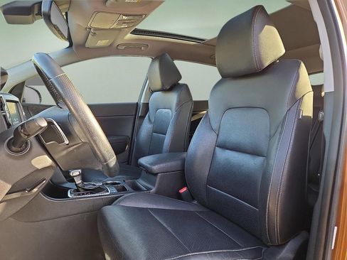 Used 2017 Kia Sportage SX image 14