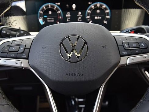 New 2026 Volkswagen Tiguan SE R-Line AWD/4WD image 18