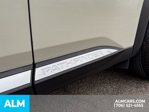 Used 2024 Nissan Pathfinder Platinum w/ Black Appearance Package FWD image 10