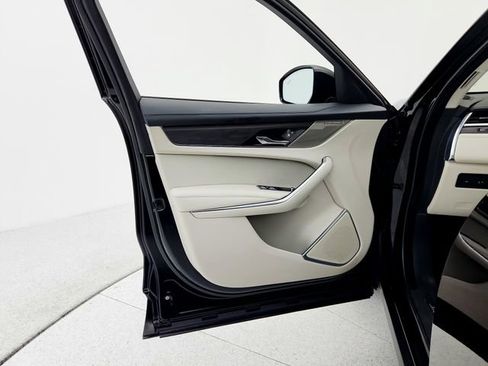 Certified 2021 Jaguar F-PACE R-Dynamic S AWD/4WD image 33