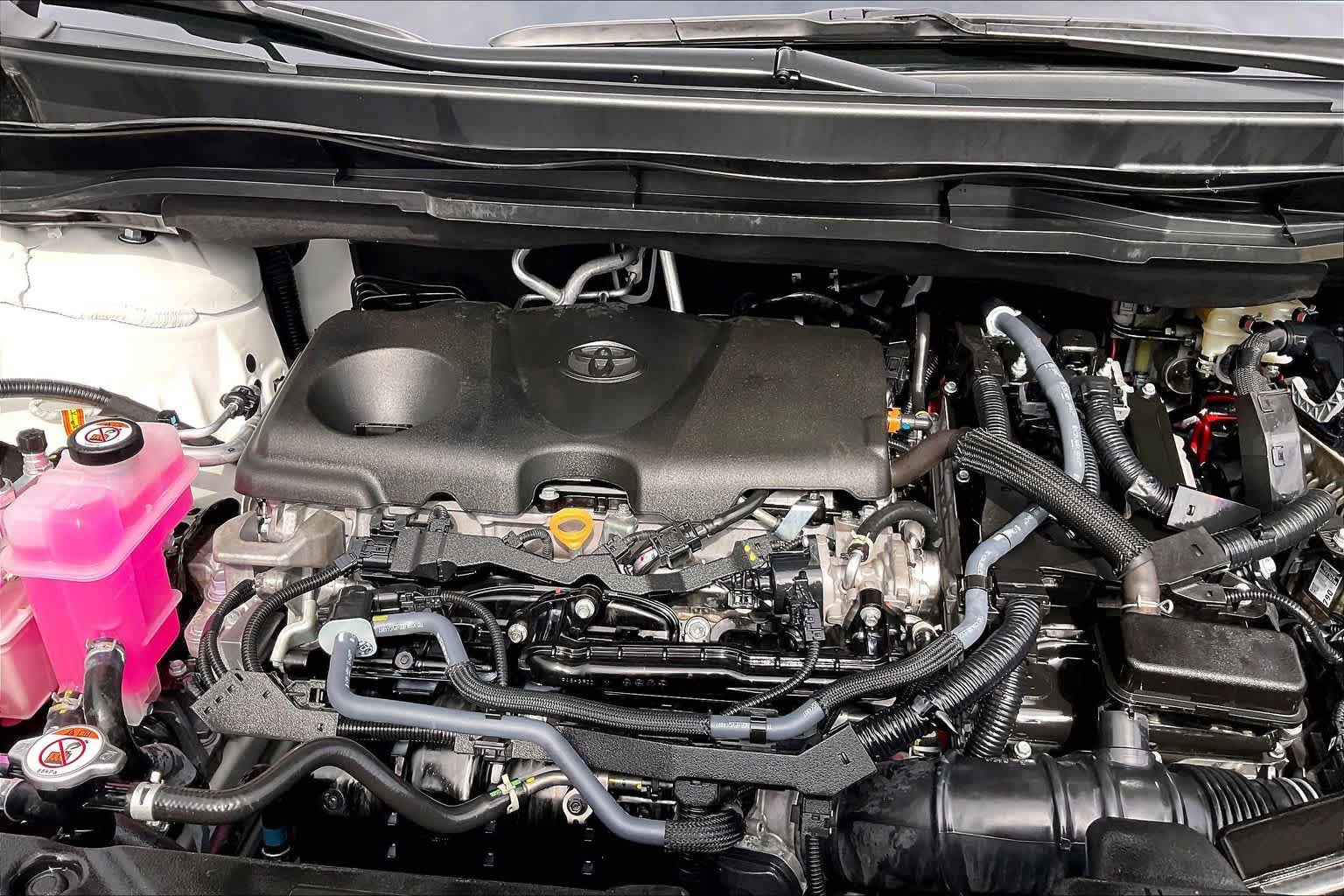 Used 2025 Toyota Sienna XLE FWD image 31