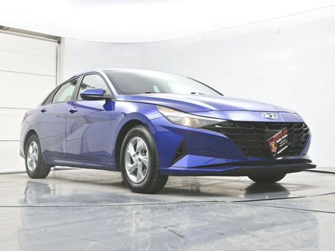 Used 2023 Hyundai Elantra SE w/ Preferred Accessory Package image 27
