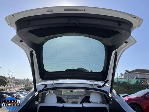 Used 2021 Tesla Model Y Long Range image 8