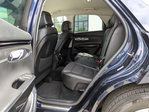 Used 2023 Genesis GV70 2.5T AWD/4WD image 38