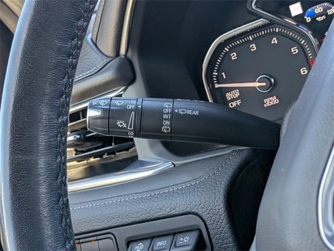 Used 2021 GMC Yukon Denali w/ Denali Premium Package image 31