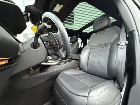 Certified 2023 Land Rover Range Rover Sport SE image 4