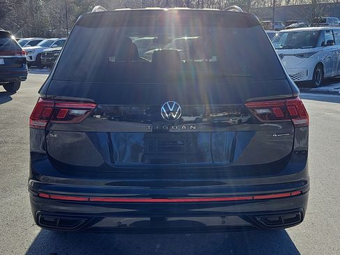 Certified 2022 Volkswagen Tiguan SE R-Line image 28