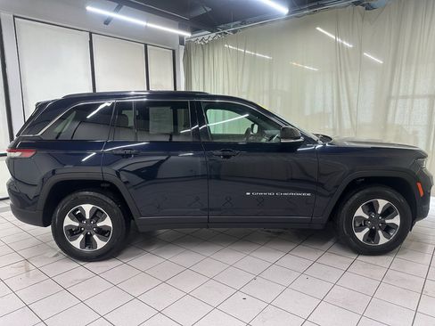 Used 2023 Jeep Grand Cherokee 4WD 4xe image 3