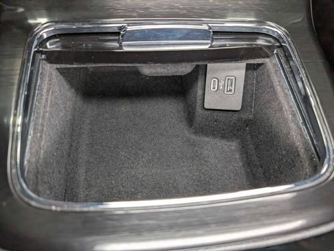 Certified 2023 Lincoln Nautilus AWD w/ Premium Package image 28