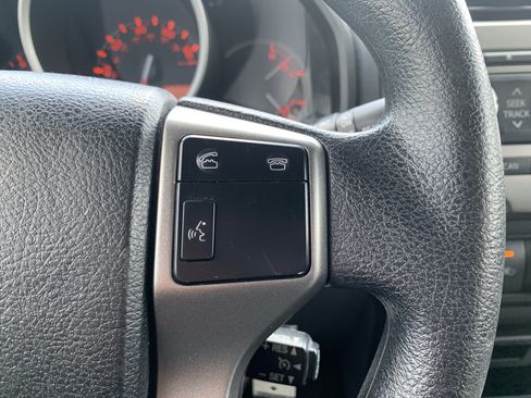 Used 2013 Toyota 4Runner SR5 w/ Convenience Pkg AWD/4WD image 19