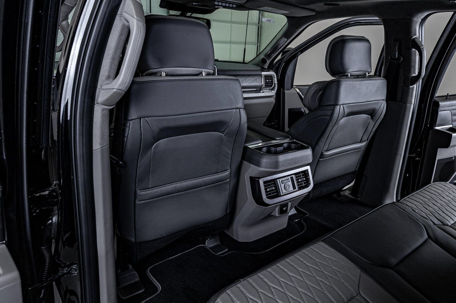 Used 2026 Ford F250 Platinum w/ Platinum Plus Package AWD/4WD image 32