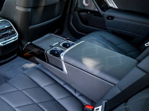 New 2025 BMW 760i xDrive w/ Executive Package image 32