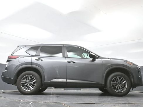 Used 2024 Nissan Rogue S FWD image 47