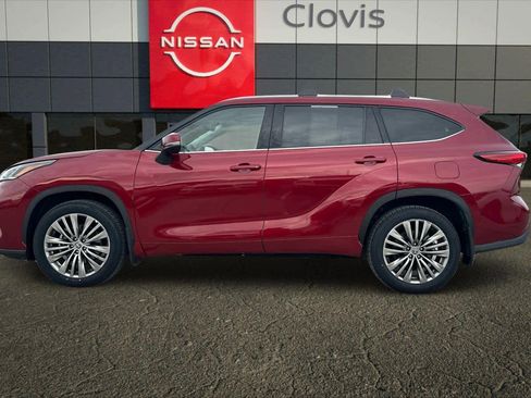 Used 2022 Toyota Highlander Platinum image 6