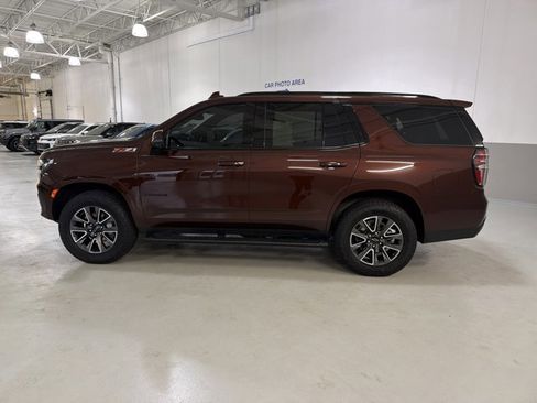 Used 2023 Chevrolet Tahoe Z71 w/ Luxury Package AWD/4WD image 5
