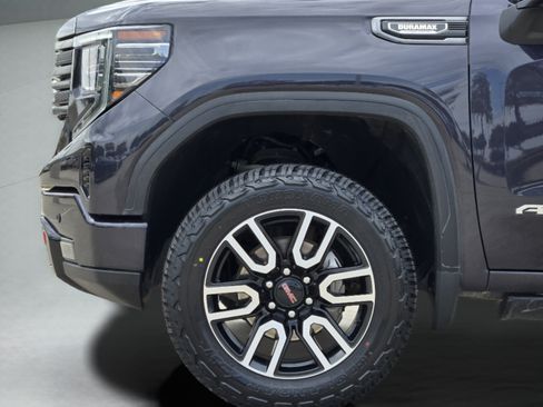 Used 2023 GMC Sierra 1500 AT4 w/ AT4 Premium Package AWD/4WD image 37