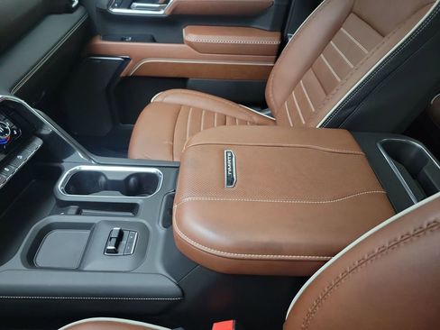 Used 2024 GMC Sierra 3500 Denali Ultimate image 30