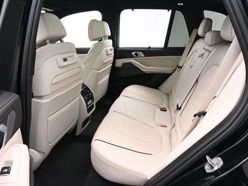 Used 2022 BMW X5 M50i w/ Executive Package AWD/4WD image 15