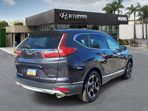 Used 2018 Honda CR-V Touring image 3