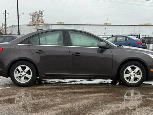 Used 2016 Chevrolet Cruze LT image 4