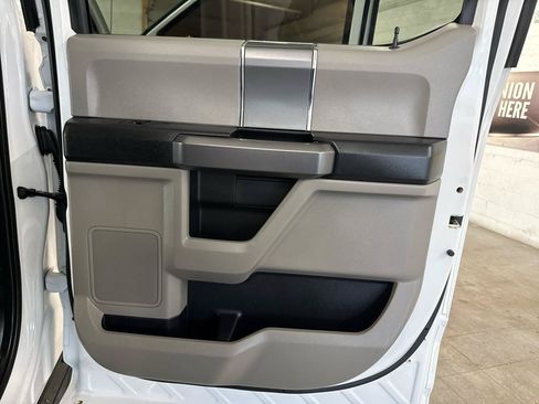Used 2019 Ford F250 XLT w/ XLT Premium Package AWD/4WD image 43