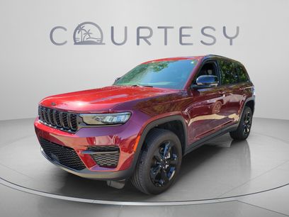 Used 2025 Jeep Grand Cherokee Altitude