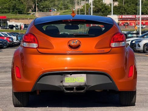 Used 2013 Hyundai Veloster FWD image 4