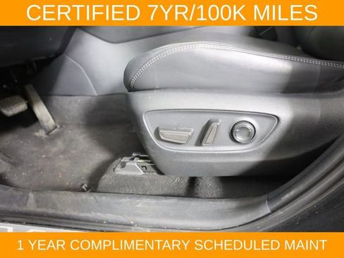 Used 2021 Toyota RAV4 XLE Premium AWD/4WD image 20