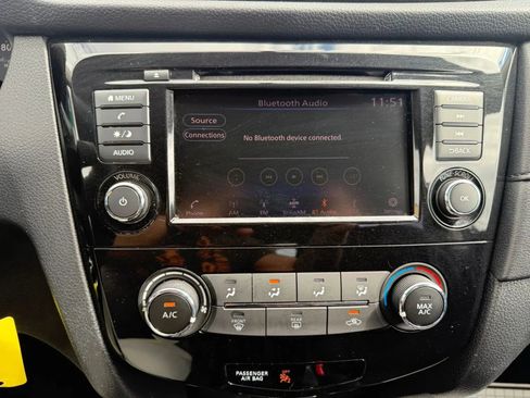 Used 2018 Nissan Rogue S FWD image 26