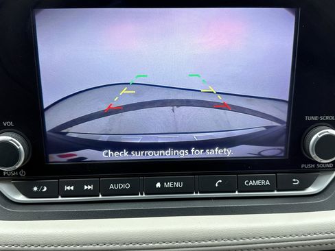 Used 2023 Nissan Rogue SV image 15