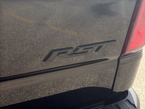 Used 2024 Chevrolet Silverado 1500 RST w/ Redline Edition AWD/4WD image 10