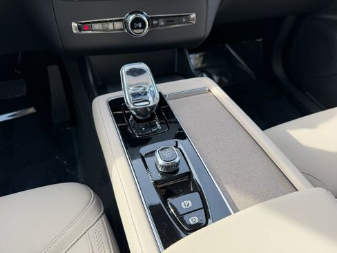 New 2026 Volvo XC90 B6 Plus w/ Protection Package Premier AWD/4WD image 14