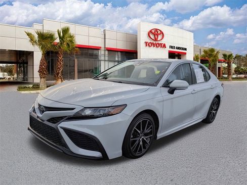 Certified 2023 Toyota Camry SE image 9