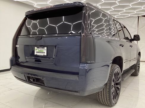 Used 2020 Cadillac Escalade Luxury image 8