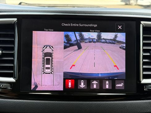 Used 2022 Chrysler Pacifica Touring-L w/ Uconnect Theater Family Group FWD image 46