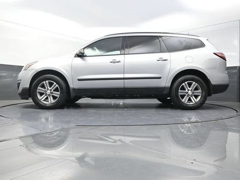 Used 2017 Chevrolet Traverse LS AWD/4WD image 34