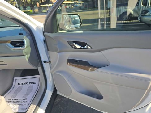 Used 2018 GMC Acadia SLE image 18