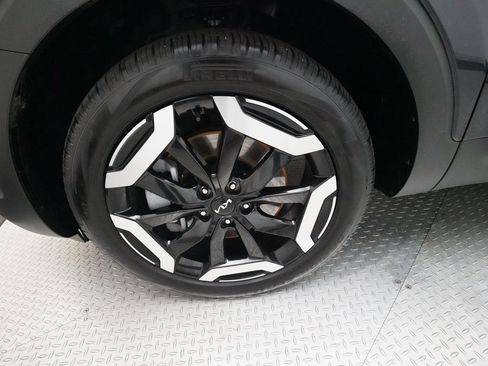 Used 2025 Kia Telluride S image 28