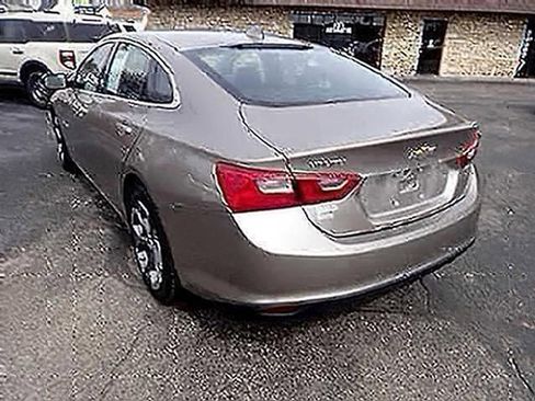 Used 2023 Chevrolet Malibu LT FWD image 3