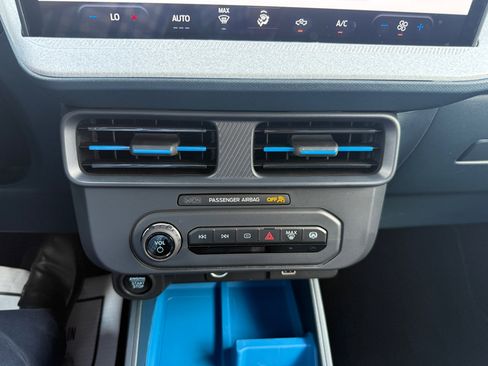 Used 2025 Ford Maverick XLT image 32